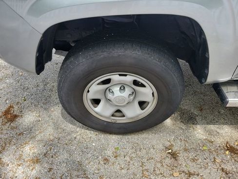 Used 2022 Toyota Tacoma SR w/ SR Convenience Package image 4