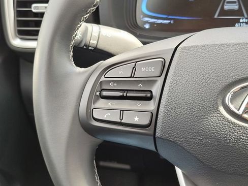 Certified 2025 Hyundai Venue SEL image 25