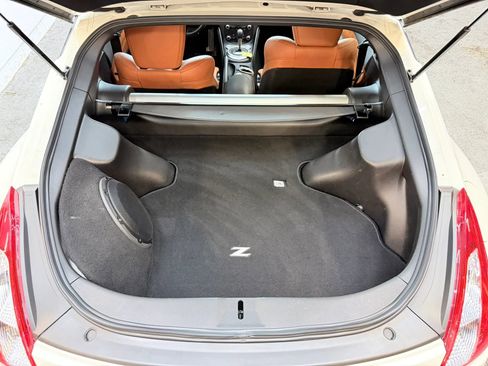 Used 2015 Nissan 370Z Touring RWD image 25
