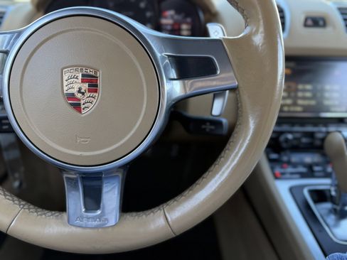 Used 2015 Porsche Boxster image 25