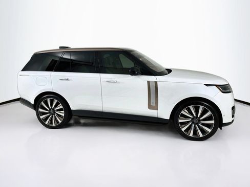 Used 2023 Land Rover Range Rover SV AWD/4WD image 9