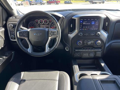 Used 2022 Chevrolet Silverado 1500 LT Trail Boss w/ Convenience Package II image 18