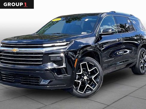 Used 2025 Chevrolet Traverse High Country w/ LPO, Floor Liner Package FWD image 1