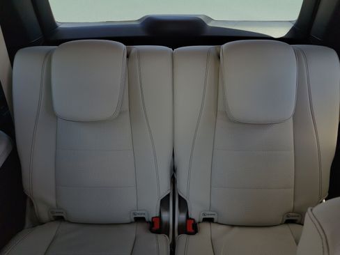 Certified 2025 Mercedes-Benz GLS 450 4MATIC image 10
