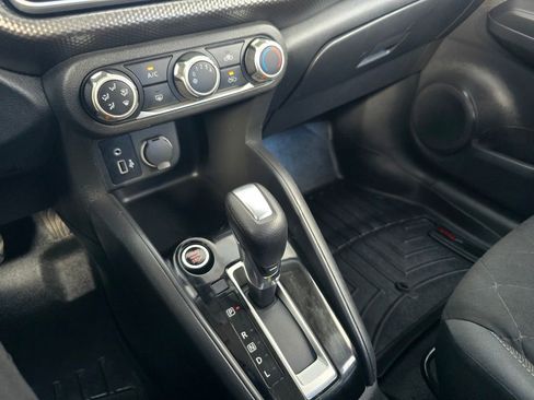 Used 2020 Nissan Kicks S image 14