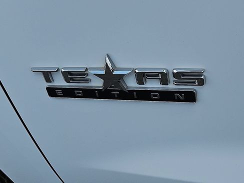 Used 2020 Chevrolet Silverado 1500 LT w/ Texas Edition AWD/4WD image 15
