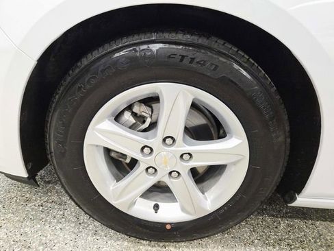 Used 2024 Chevrolet Malibu LT image 14