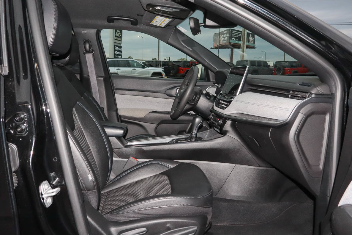 Used 2024 Jeep Compass Latitude AWD/4WD image 20