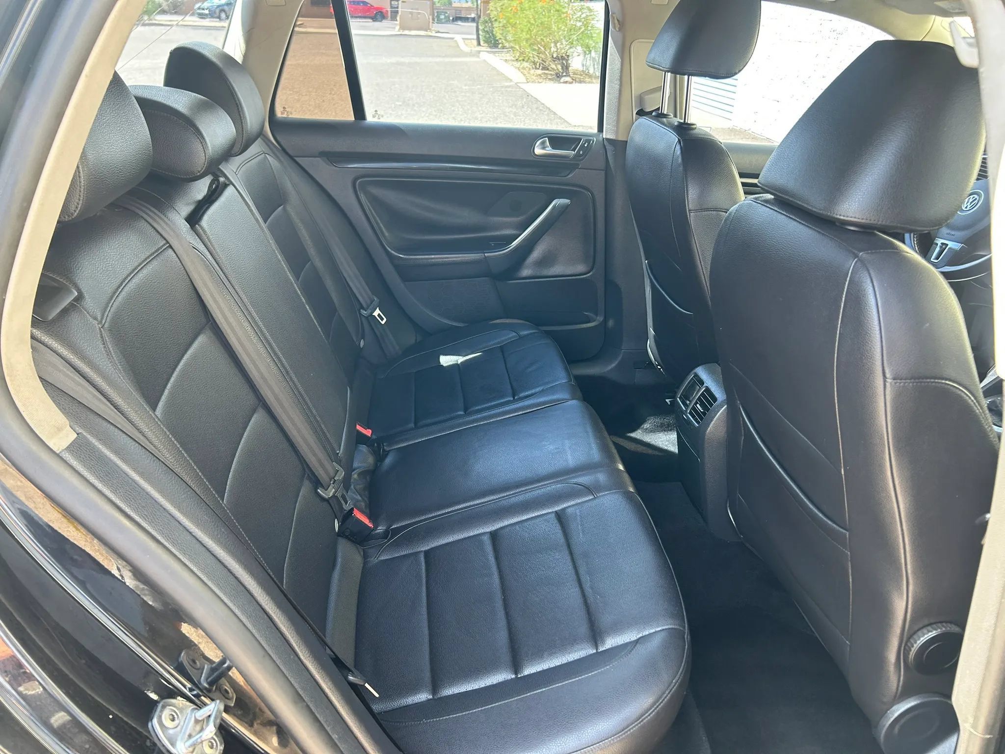Used 2012 Volkswagen Jetta TDI FWD image 17