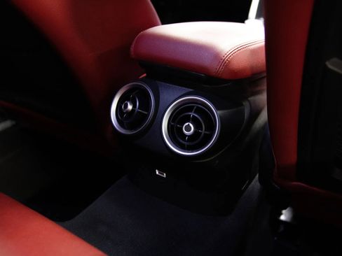 Used 2020 Alfa Romeo Giulia w/ Nero Edizione image 29