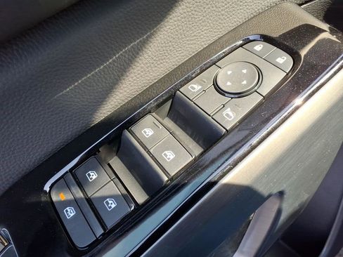 New 2026 Nissan Pathfinder SL image 17