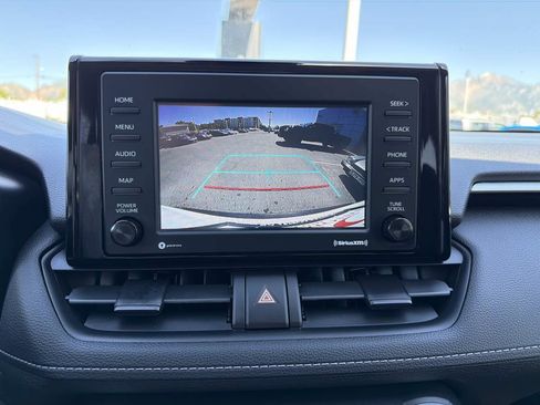 Used 2021 Toyota RAV4 XLE AWD/4WD image 24