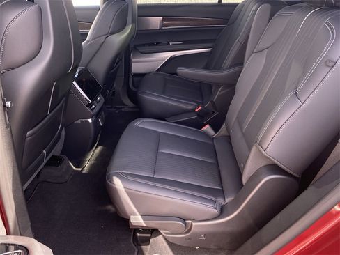 Used 2026 Cadillac Vistiq Sport w/ LPO, Floor Liner Package image 36