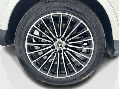 Used 2025 Mercedes-Benz GLC 300 4MATIC image 56