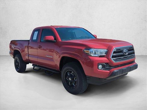 Used 2017 Toyota Tacoma SR5 RWD image 3
