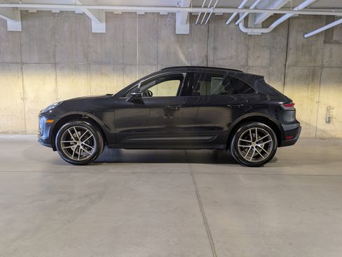 Certified 2025 Porsche Macan image 2