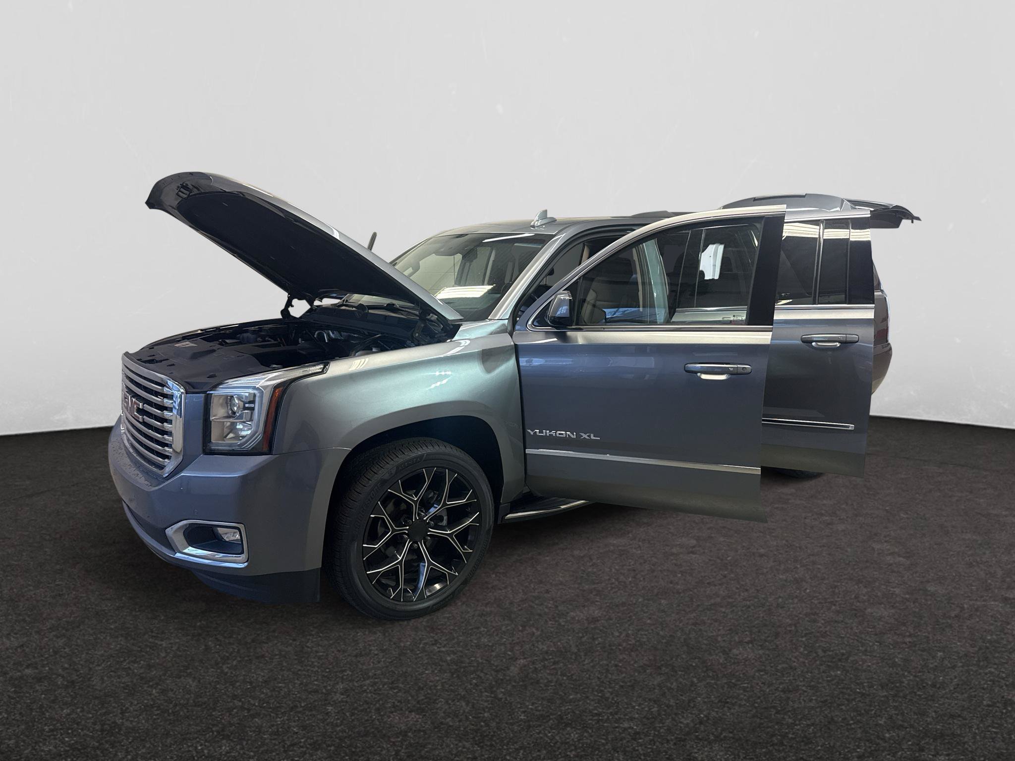 Used 2018 GMC Yukon XL SLT w/ Premium Edition AWD/4WD image 11