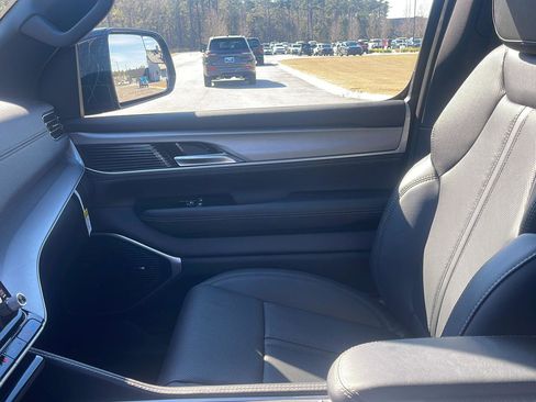 New 2026 Jeep Grand Wagoneer Limited AWD/4WD image 23