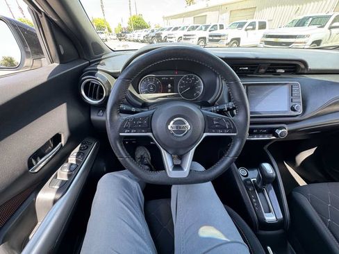 Used 2019 Nissan Kicks SR FWD image 34