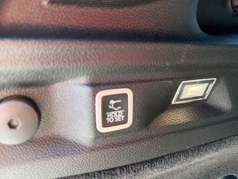 Used 2021 Jeep Grand Cherokee L Overland w/ Luxury Tech Group IV image 8