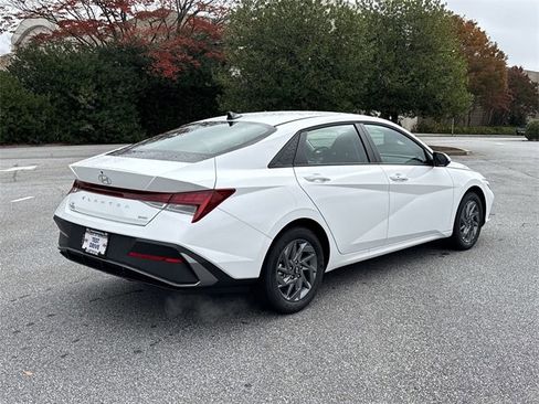 New 2026 Hyundai Elantra Blue image 7