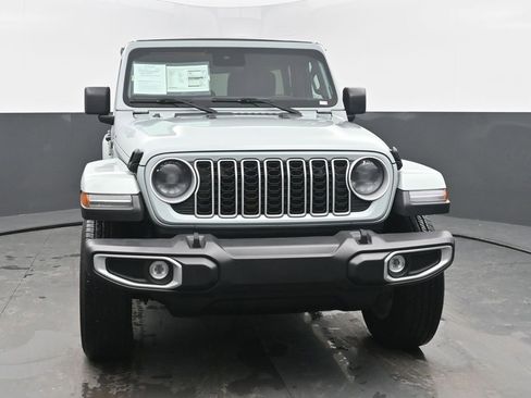 Used 2024 Jeep Wrangler Sahara image 8