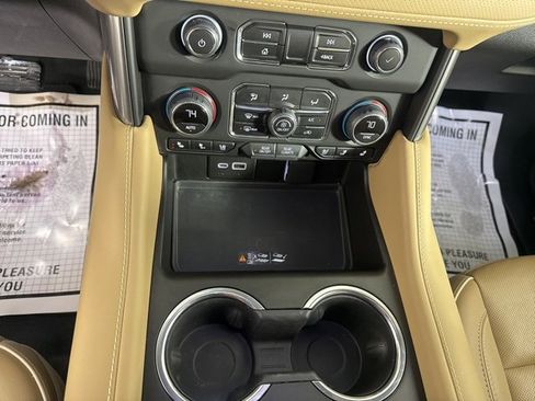 Used 2024 Chevrolet Suburban Premier image 33