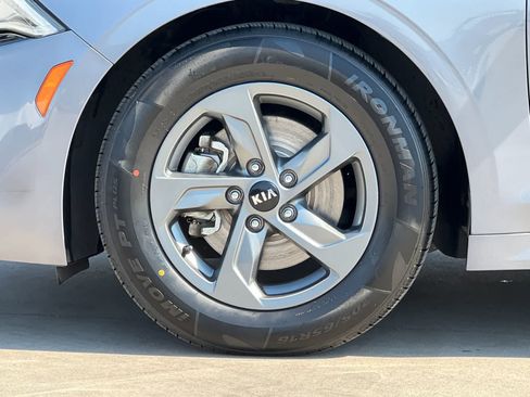 Used 2021 Kia K5 LX FWD image 25