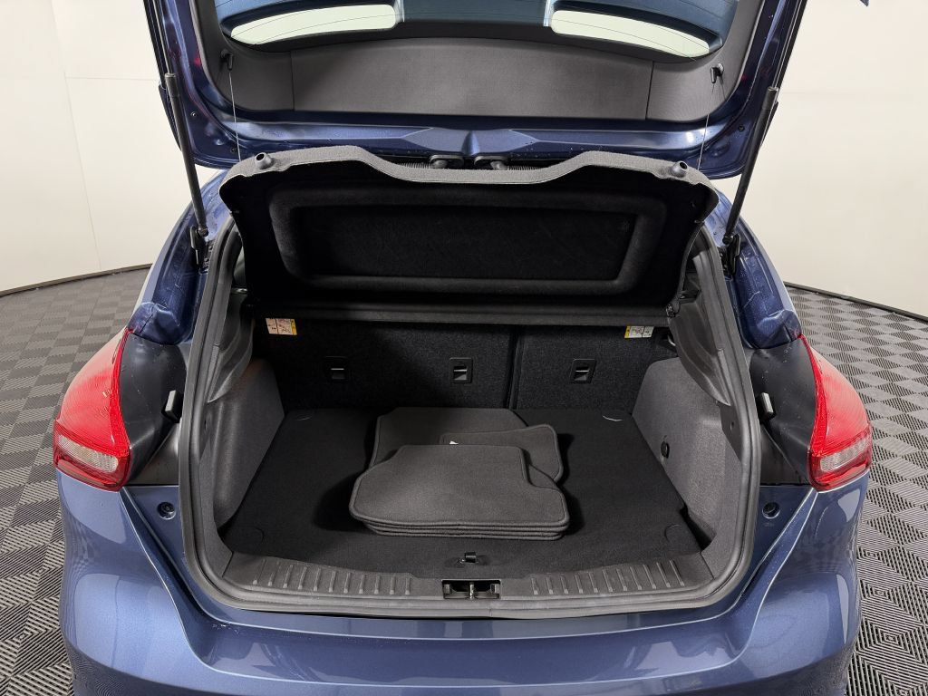 Used 2018 Ford Focus ST FWD image 8