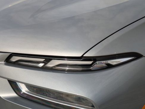 Used 2023 BMW X7 xDrive40i w/ Premium Package image 9