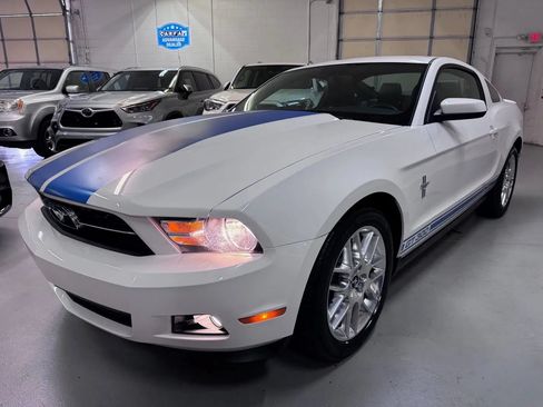 Used 2012 Ford Mustang Premium RWD image 7