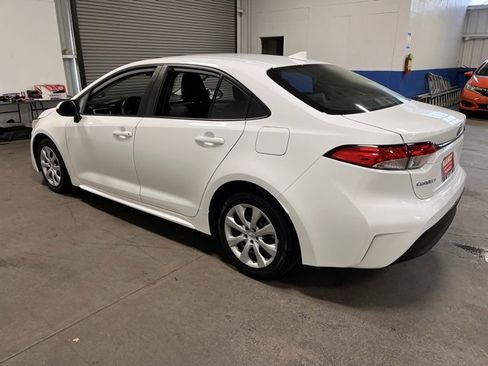 Used 2023 Toyota Corolla LE image 5