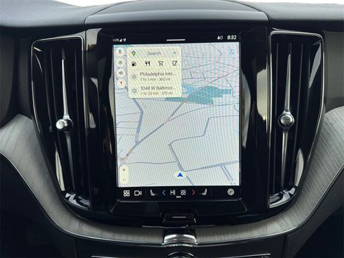 Certified 2025 Volvo XC60 B5 Plus image 18