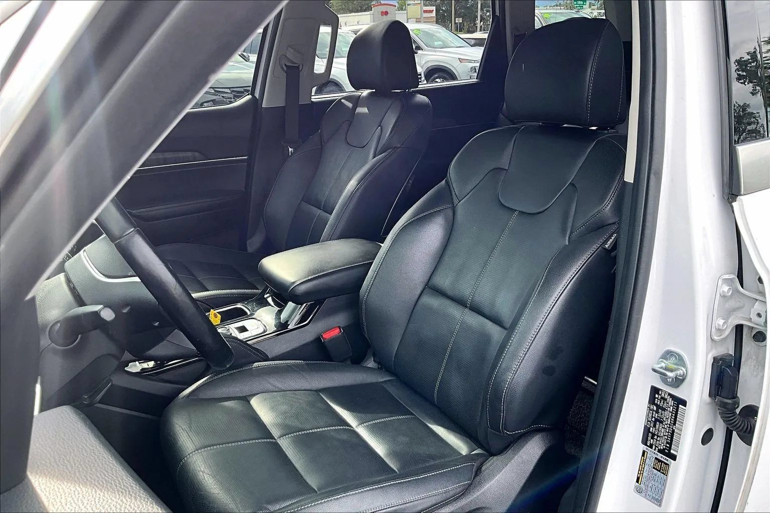 Used 2024 Kia Telluride EX AWD/4WD image 5