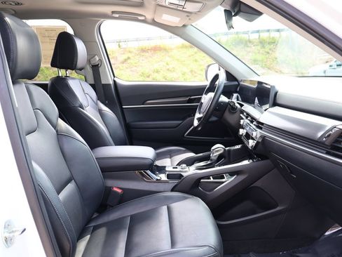 Used 2025 Kia Telluride S FWD image 8
