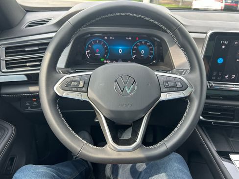 Used 2024 Volkswagen Atlas Cross Sport SE image 33