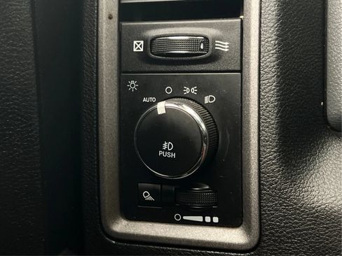 Used 2018 RAM 1500 Express w/ Black Ram 1500 Express Group AWD/4WD image 23