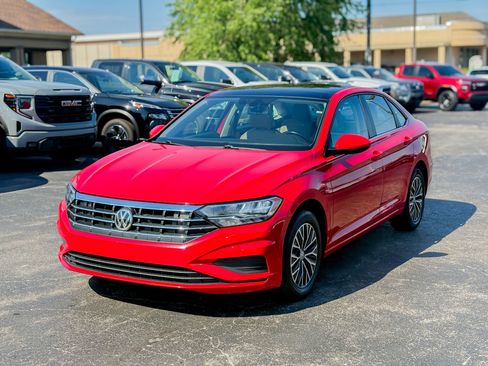 Used 2019 Volkswagen Jetta SE w/ Cold Weather Package FWD image 8