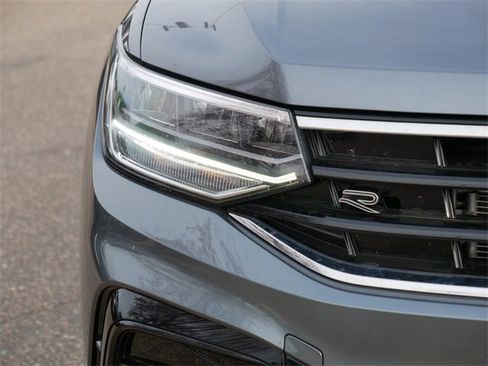 Certified 2024 Volkswagen Tiguan SE R-Line image 10
