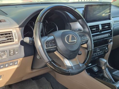 Used 2023 Lexus GX 460 Premium w/ Accessory Package AWD/4WD image 3