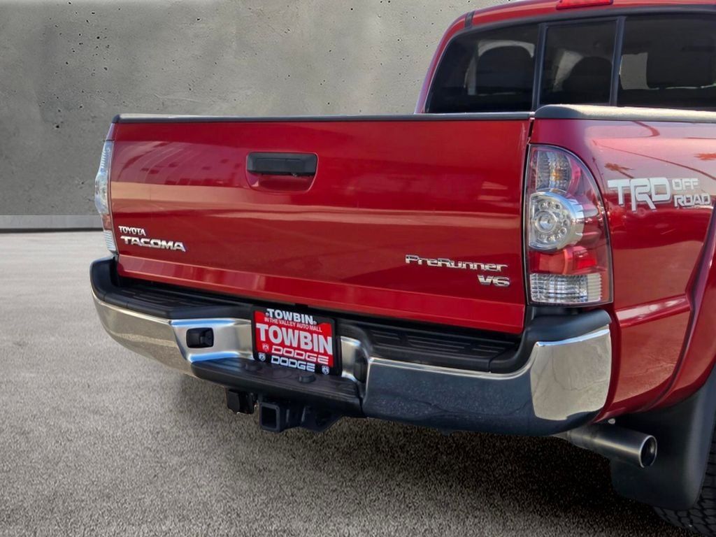 Used 2015 Toyota Tacoma PreRunner w/ TRD Off-Road Package RWD image 5