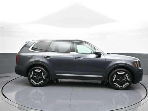 Used 2024 Kia Telluride S w/ S Sunroof Package image 5