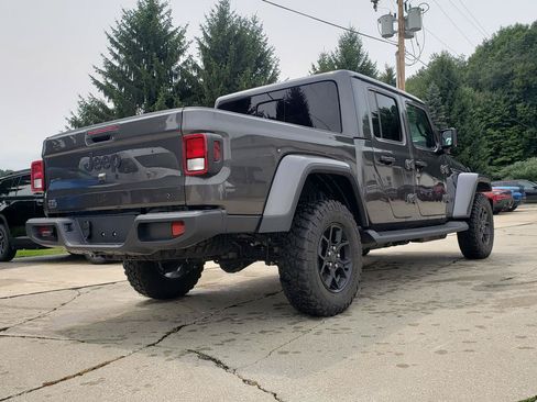 New 2026 Jeep Gladiator Sport AWD/4WD image 3