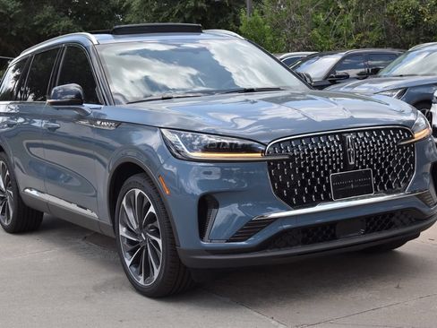 New 2026 Lincoln Aviator Reserve RWD image 3