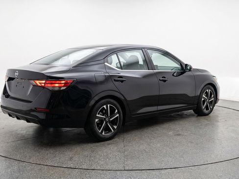 Used 2025 Nissan Sentra SV FWD image 9