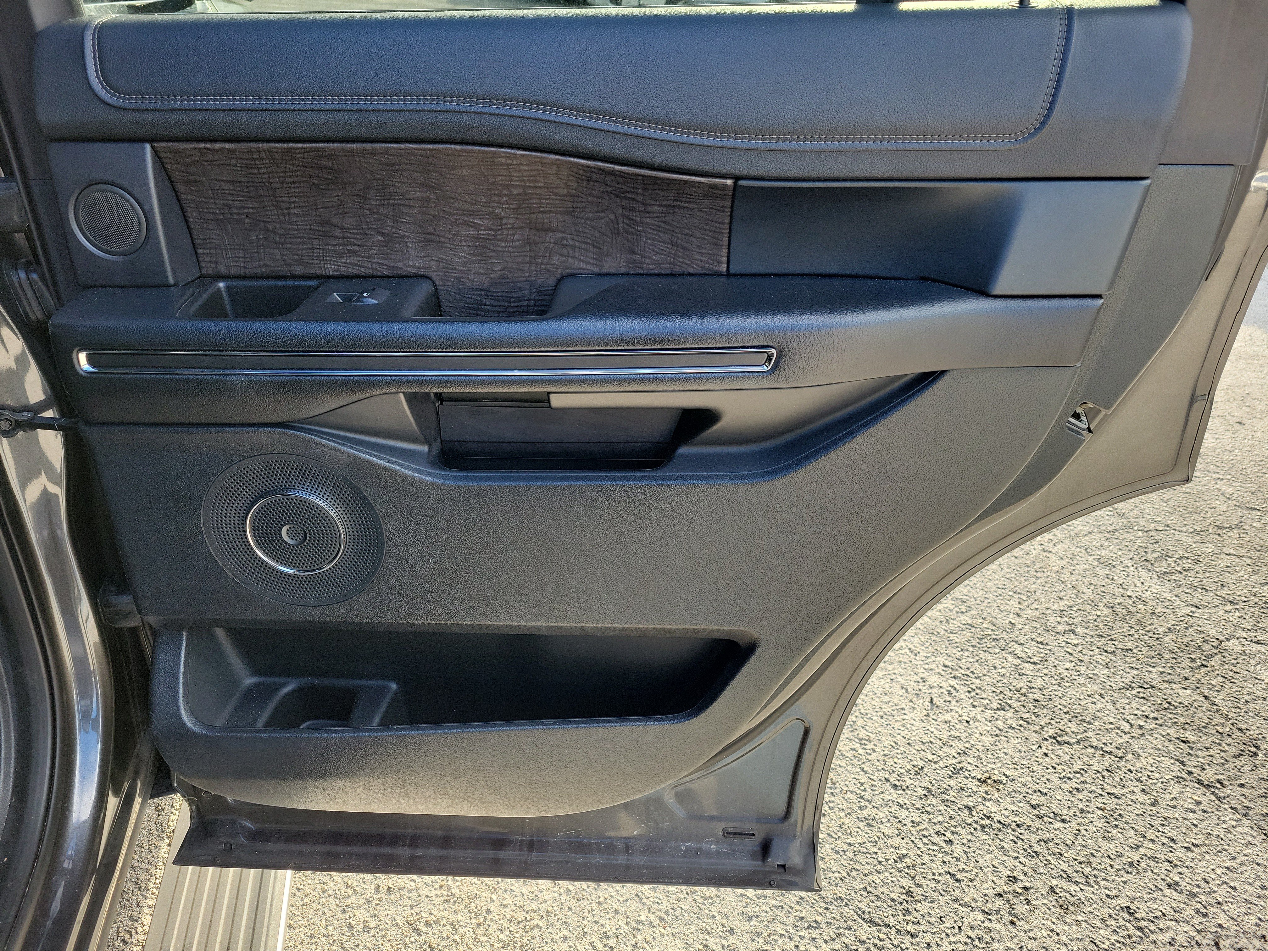 Used 2021 Ford Expedition Limited RWD image 9