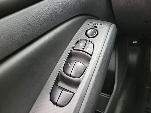 Used 2025 Nissan Altima 2.5 SV image 13