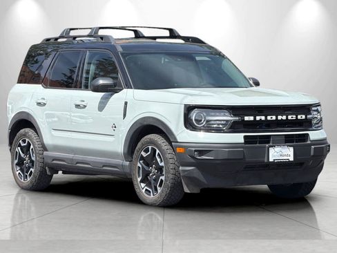 Used 2022 Ford Bronco Sport Outer Banks w/ Tech Package AWD/4WD image 9