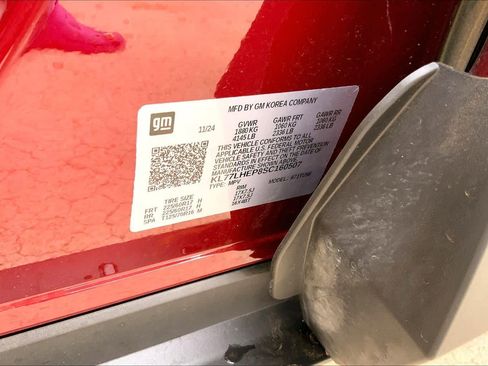 Used 2025 Chevrolet Trax LT image 34