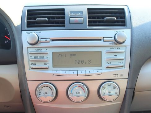 Used 2008 Toyota Camry LE image 7